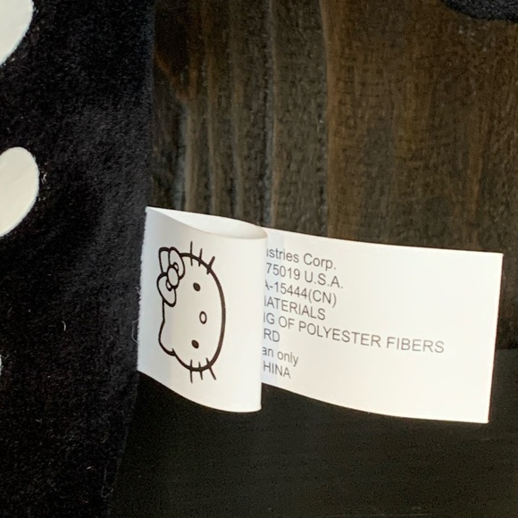 Hello Kitty Musical Dancing Halloween Skeleton Side Stepper - Picture 9 of 14